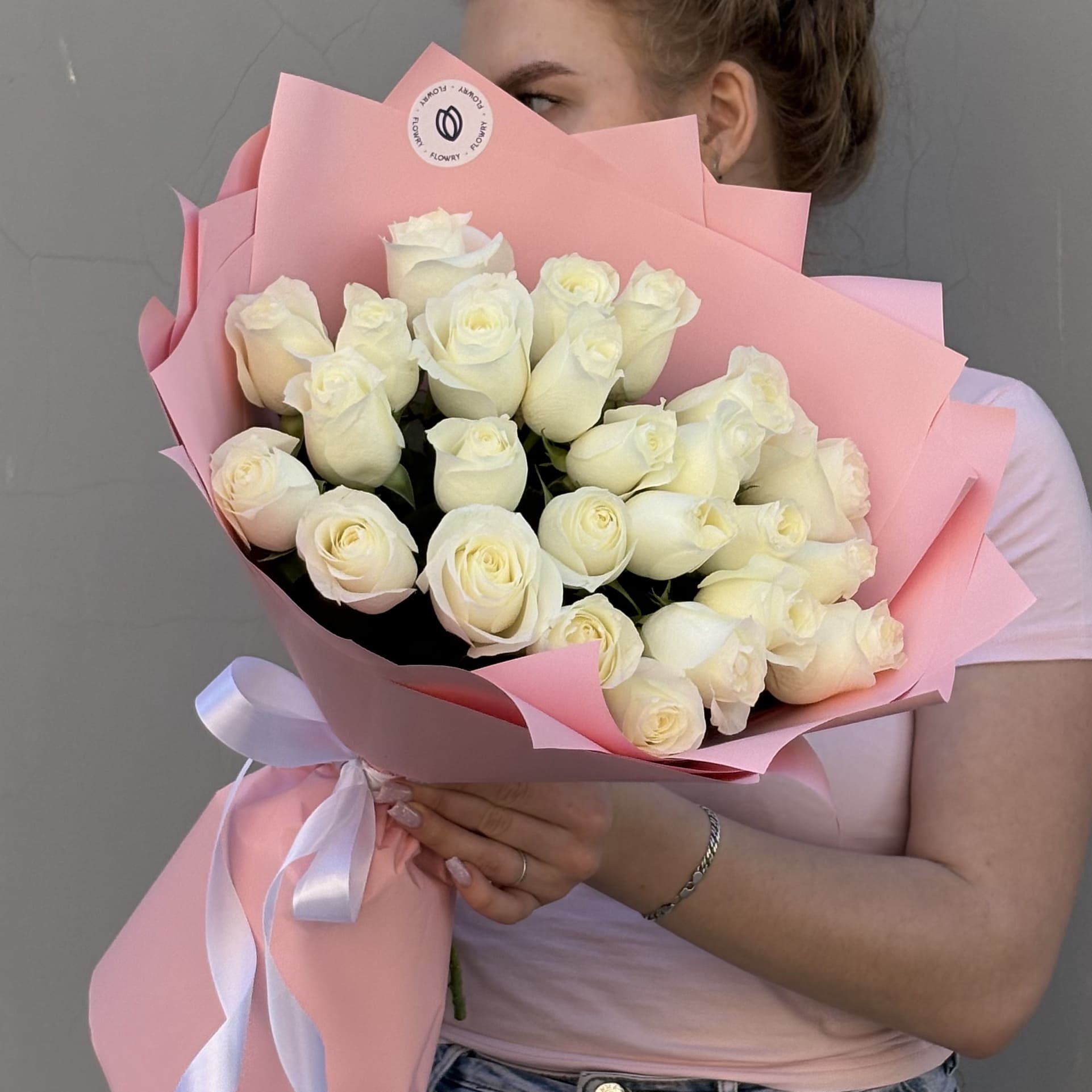 букет из 25 белых роз